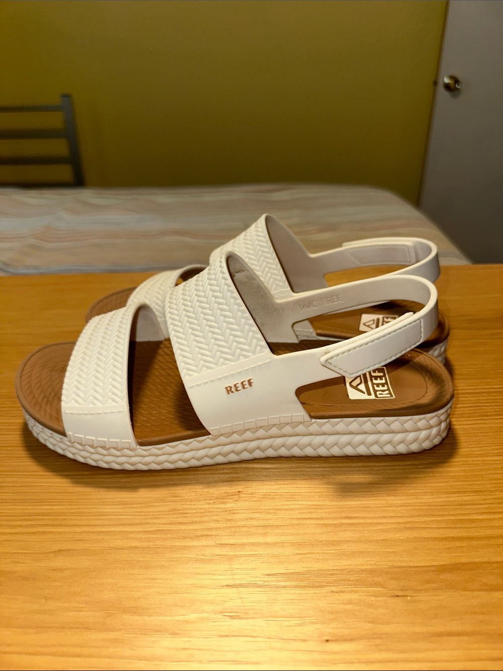 Reef White Woven Platform Slingback Sandals - Picture 3 of 6